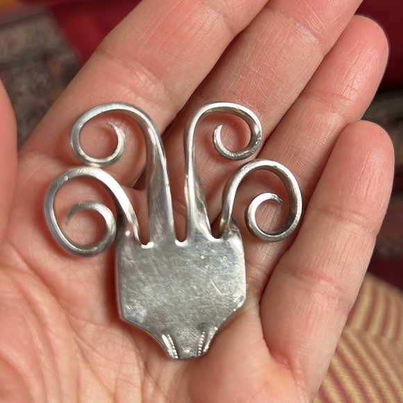 Brooch - Picture 5 of 5